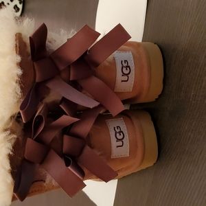 UGG BAILEY BOW II boots. Size 7.